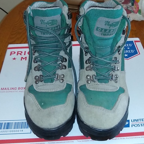 vasque clarion impact hiking boots